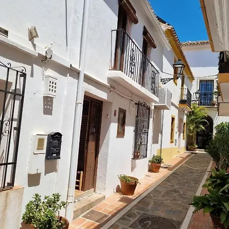 Апартаменты Town House With Roof Terrace - Old Town *