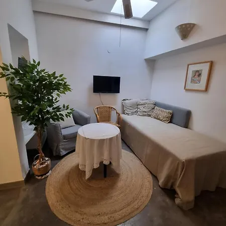 Апартаменты Town House With Roof Terrace - Old Town *
