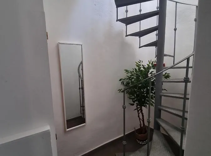 Town House With Roof Terrace - Old Town Appartamento